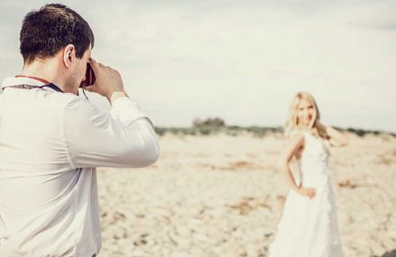 How Can You Hire The Professional Wedding Photographer?